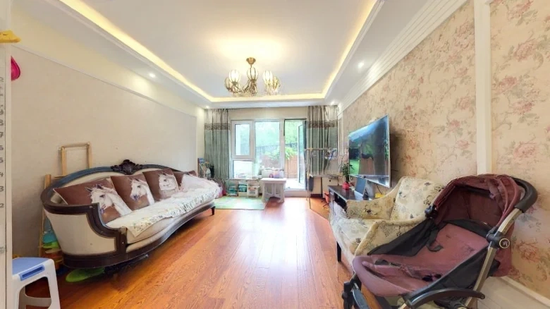 Lakeside Radiant Bay New Manor West District - View 1