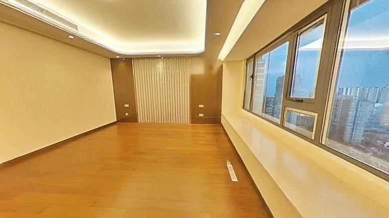 Platinum Delight Rhinoceros Lake - View 4