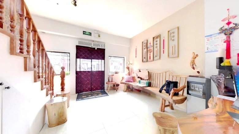 Northeast Street - View 17