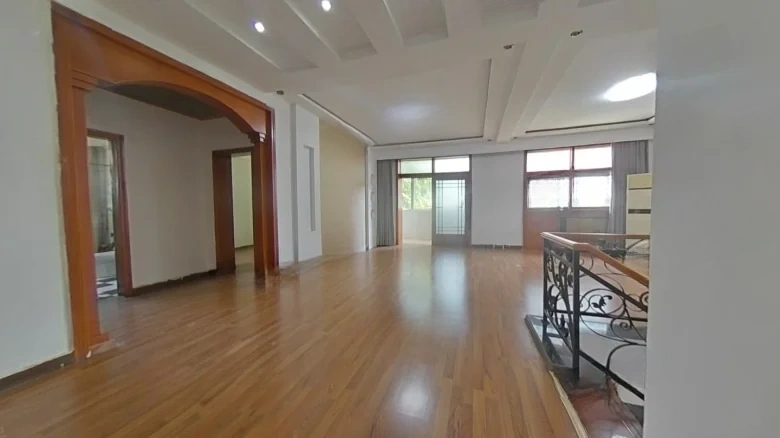 Peach Garden Villa South District - View 17