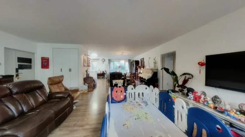 Sharp Trend International Apartment - View 8