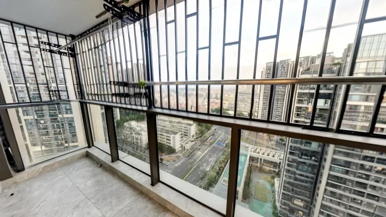 Polytery Hall Plaza - View 14