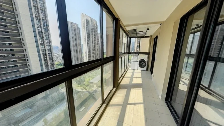 Elegant Ode in Gentle Breeze - View 12