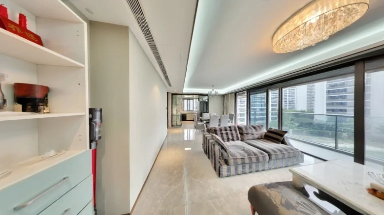 Cloud Green Golden Ripple Mansion - View 5