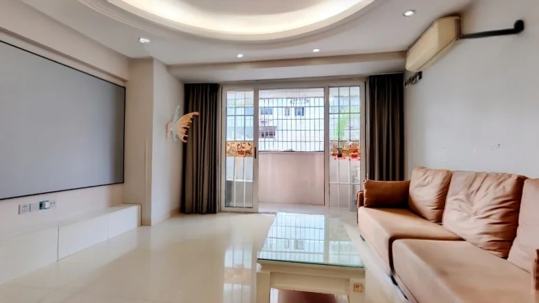 Oriental Paris - View 1