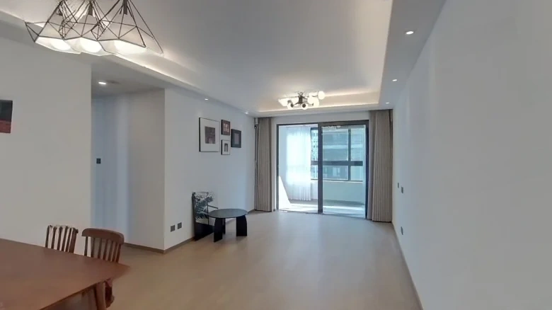 Shou创Ci瑞Xi瑞Yun廷 This direct translation doesn't form a conventional English compound name. A more appropriate translation for marketing or brand purposes could be - View 1