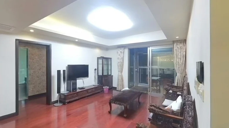 Harmonious and elegant winds - View 1