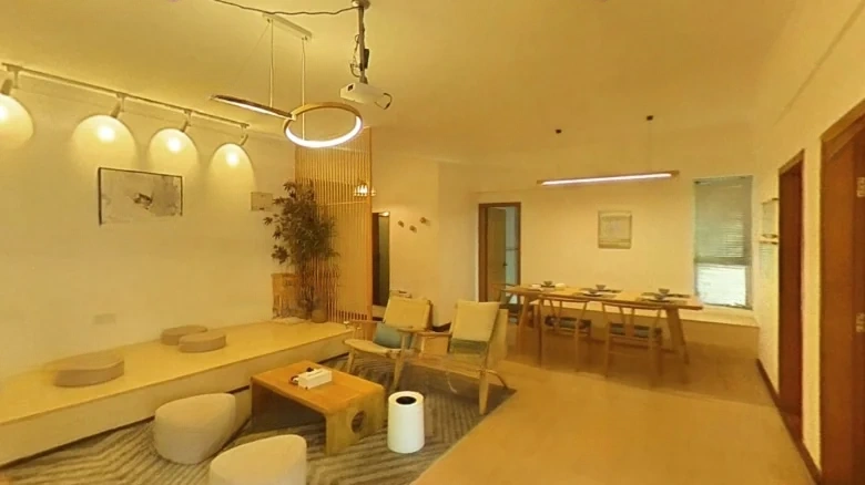 Famous Gate Tower大厦 in this context is already an English term for - View 12