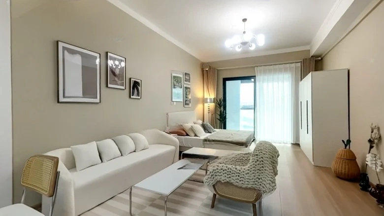 LiqulBroadway - View 1