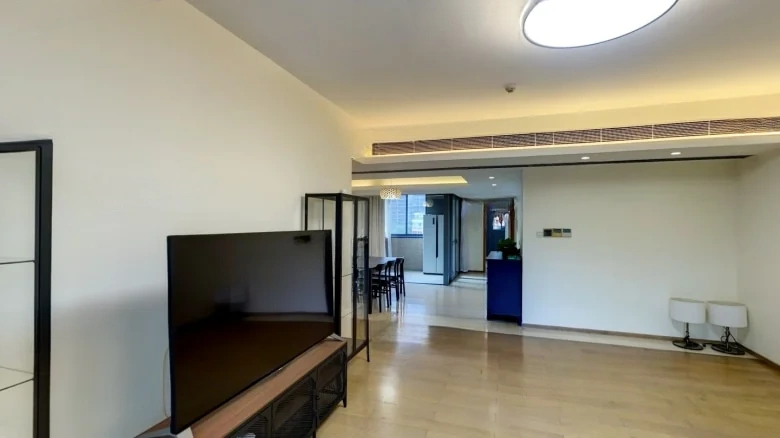 Pinnacle Glory - View 1