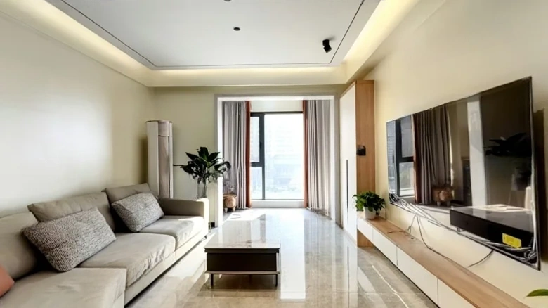 Zhuoyue Zhonghuan - View 1