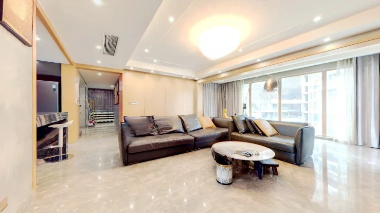 Lushan International Cloud Bank Shorelight - View 6