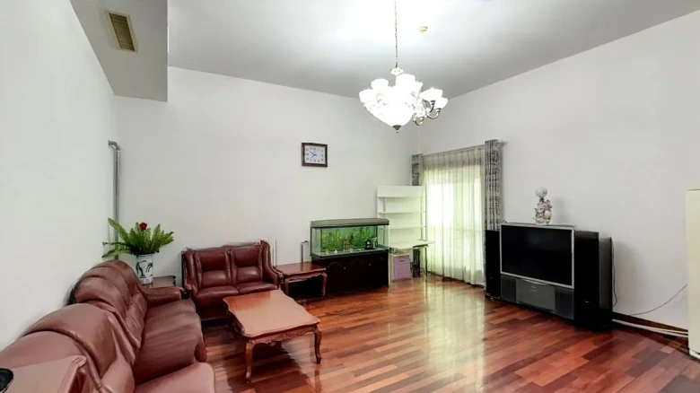 Three Arrows Silver Garden - View 1