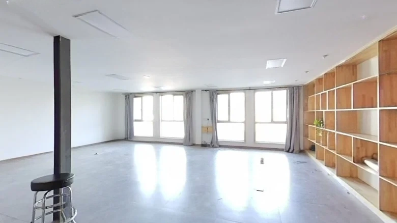 Famous City Plaza - View 4