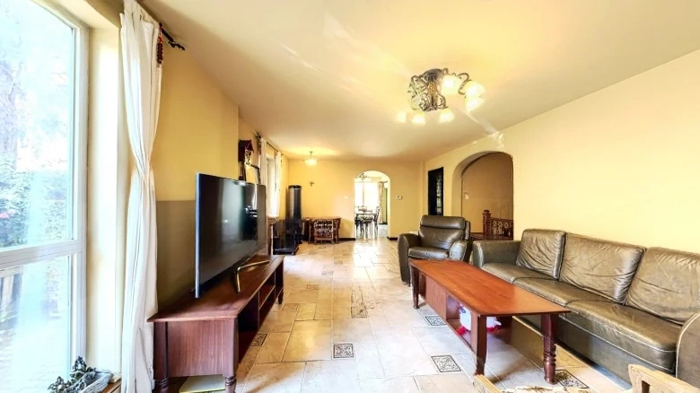 Famous Capital Garden - View 11