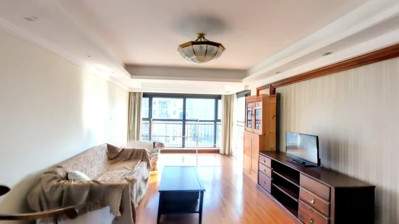 Erect House Fragrant Continent - View 1