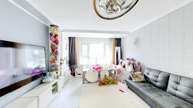 Poly Champagne International - View 5