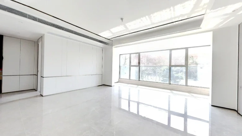 Lao Mountain No. 1 Yard - View 1