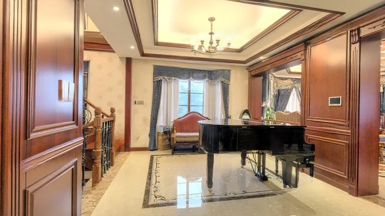 Schönbrunn Imperial Crown Garden - View 9