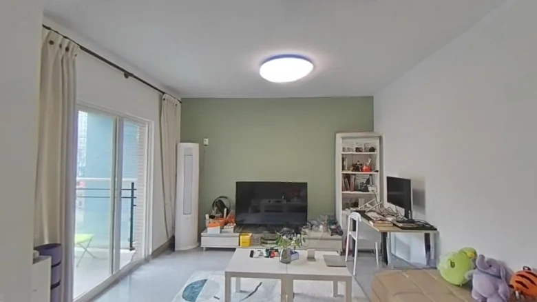 Clear sky and gentle breeze - View 1