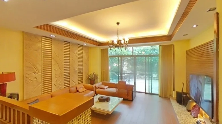 Nanh Lake Ban Mountain Grand Court - View 1