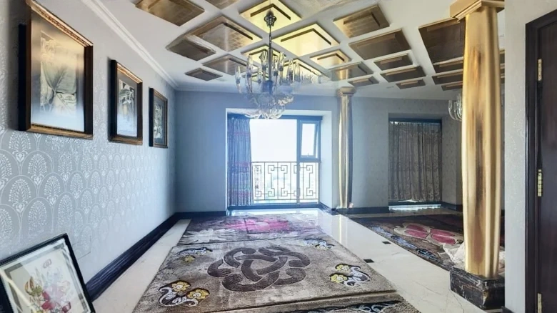 West Fifth Avenue of Beauty - View 1