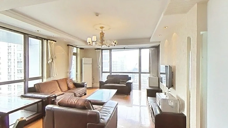 Lake Left Bank - View 1