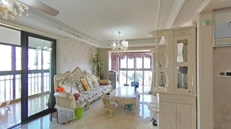 Clover Apartment - View 1