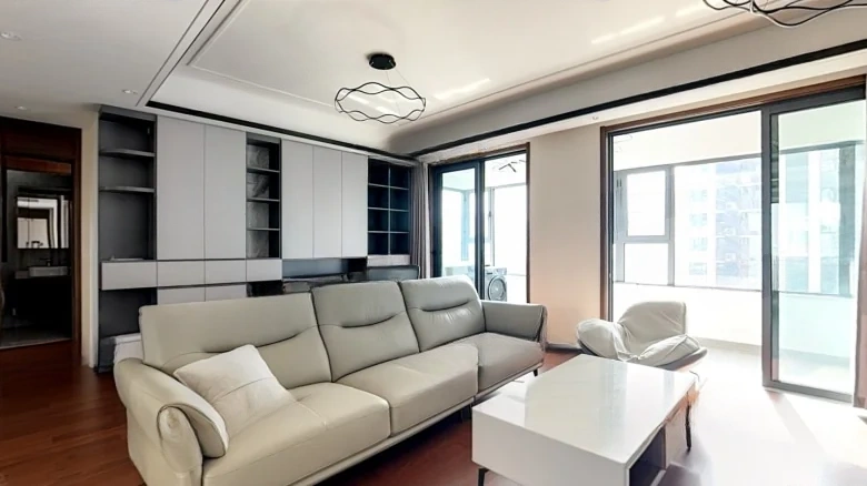 Ponywin Riverside Mansion - View 1