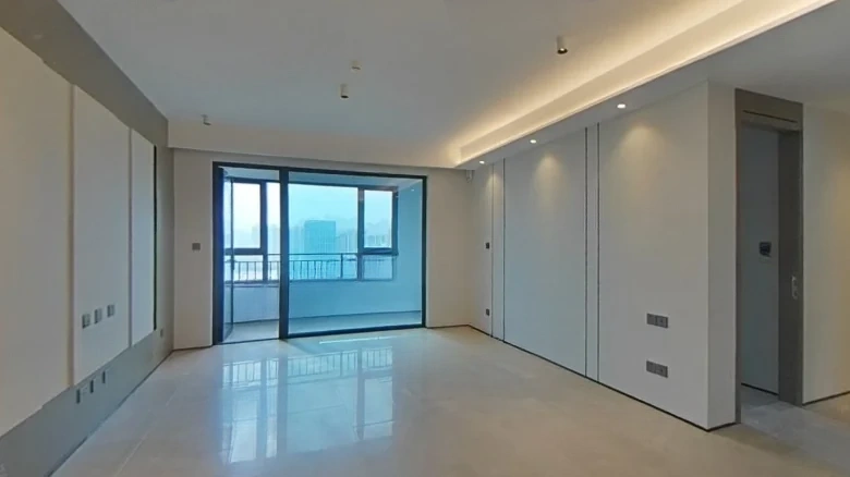 Dàyún Gǔ Láoshān Jīnmào Fū Dōngqū - View 1