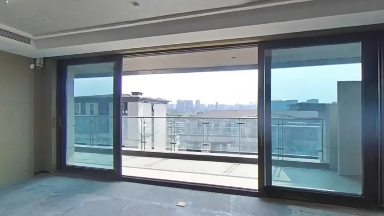 Sands City Western Mansion Lan Courtyard - View 1