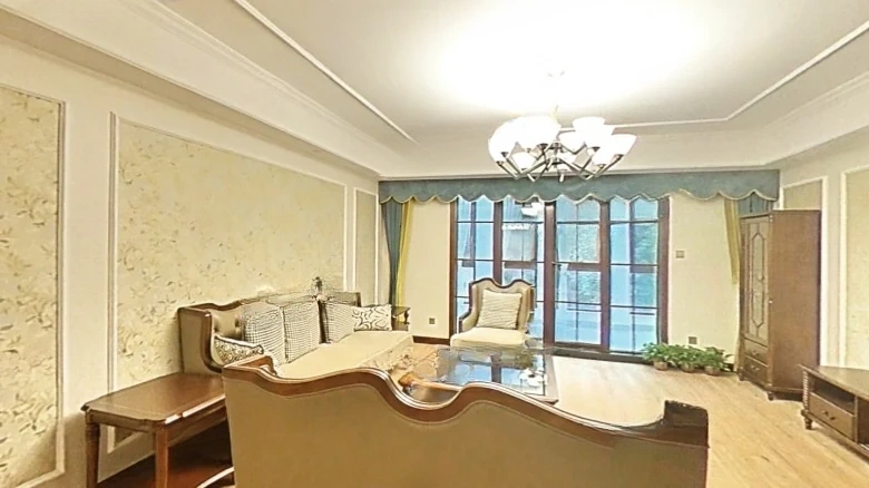 Rongke檀香山 Tamkah Mount Fragrance - View 1