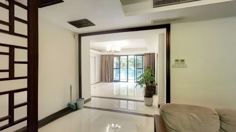 State Trade Blue Sea - View 1