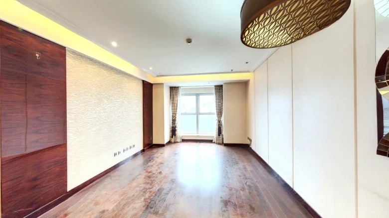 New World Famous Convergence - View 3