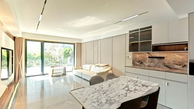 Guiyu Tinglan Pavilion - View 1