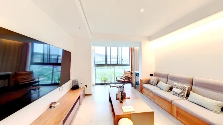 East District of Jinse Home by the River滨江金色家园东区翻译成英文专业名称时，可以表达为 - View 6