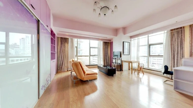 Eastern Golden Seat - View 3