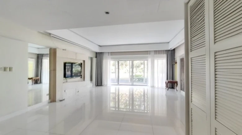 Golf International Apartments - View 1