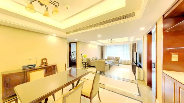 Elegant Ode Residence - View 4