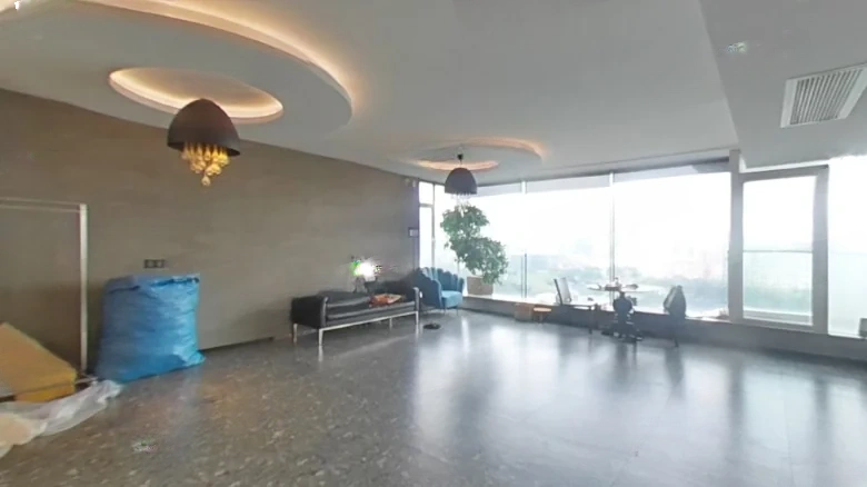 Flowing Flower Lord Court - View 1