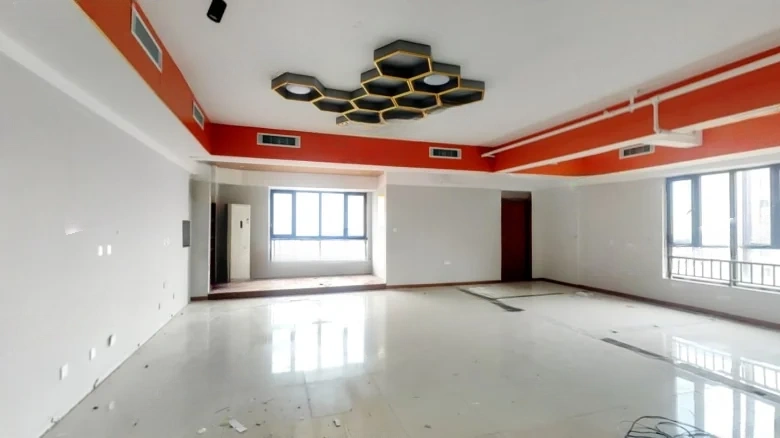 Poly Center Golden Street - View 1