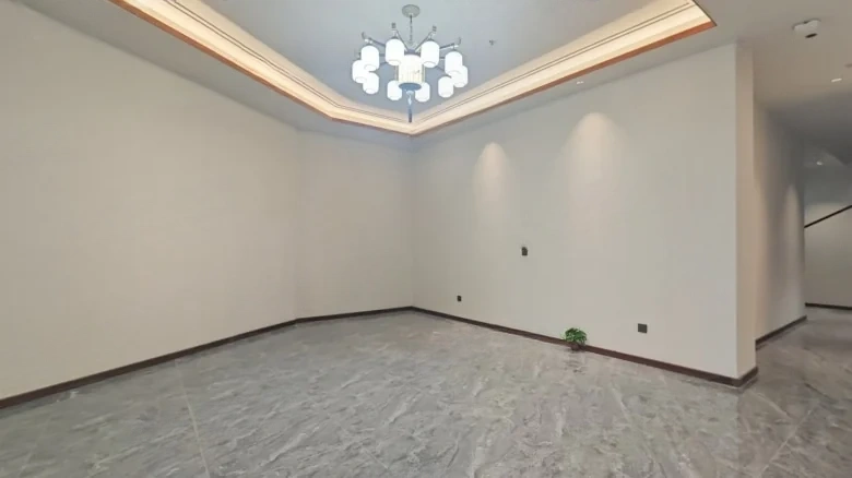 Shun City Commercial Street - View 8