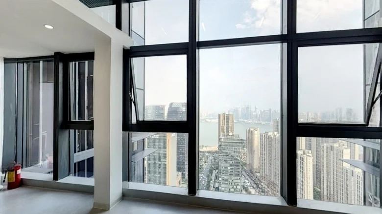 Excellence Central Globe - View 6