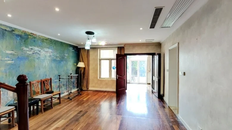 Lily Garden - View 1