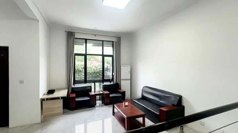 Imperial View Garden - View 13