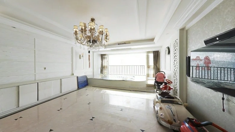 Red Sun Fragrant Retreat - View 1