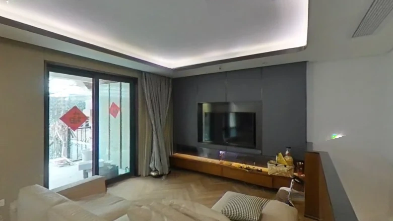 Long Hair Metropolitan Gentlemen - View 1