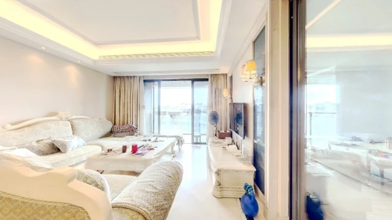 Ruital Lakeview Court - View 6