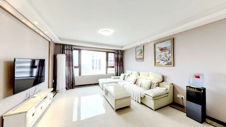 Rising Splendor Brocade Hall - View 6