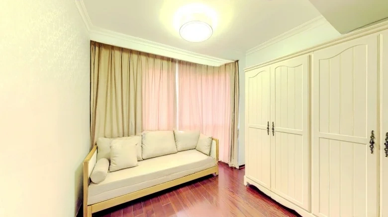 Golden Excellence - View 4